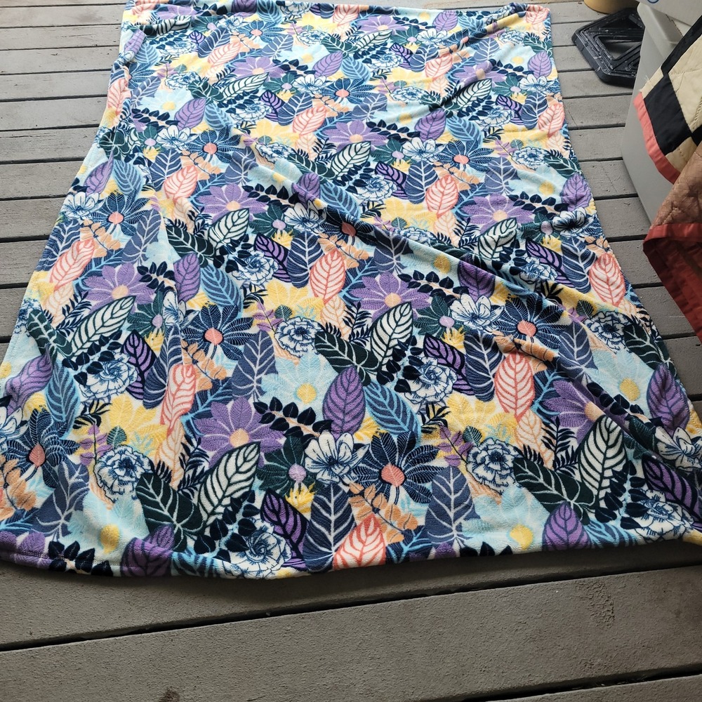 Vera Bradley Palm Floral Plush Throw Blanket 80x50